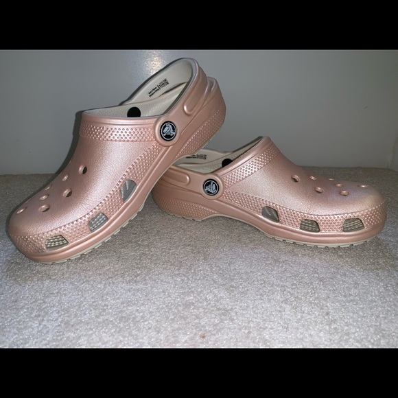 womens rose gold crocs